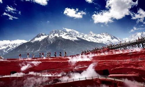 進(jìn)擊的旅游業(yè)與變幻的演出市場 目的地突圍路在何方？ 